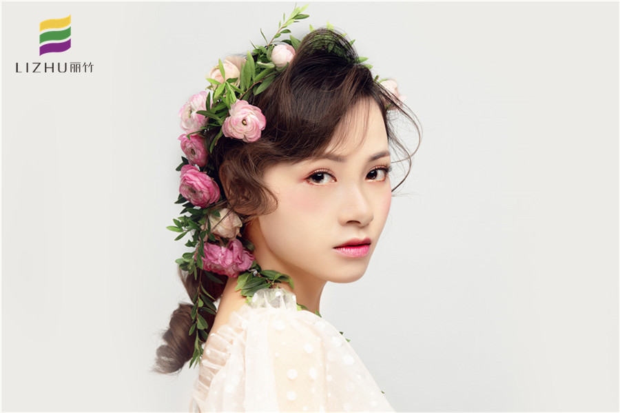 森系新娘妝容要點，南寧美妝學(xué)校分享
