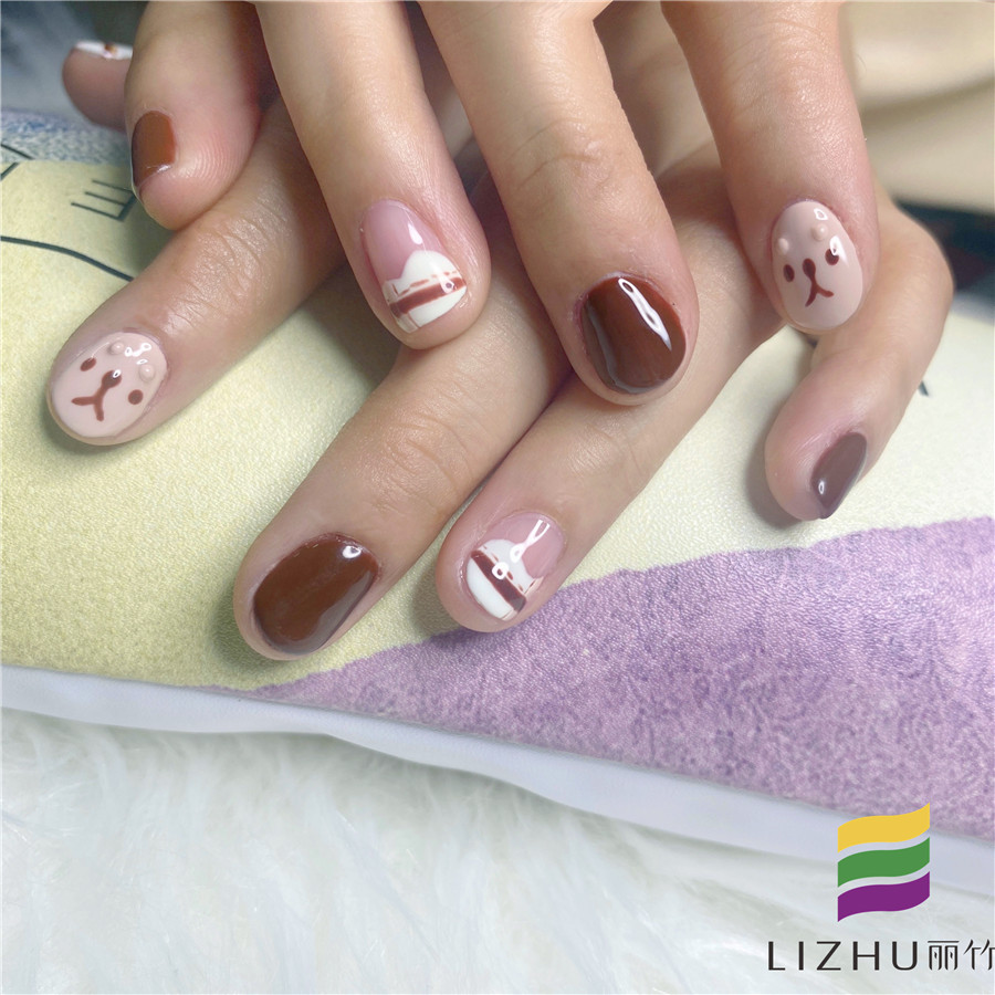 短指甲很疼怎么辦？南寧專業(yè)美甲學(xué)校有秘方