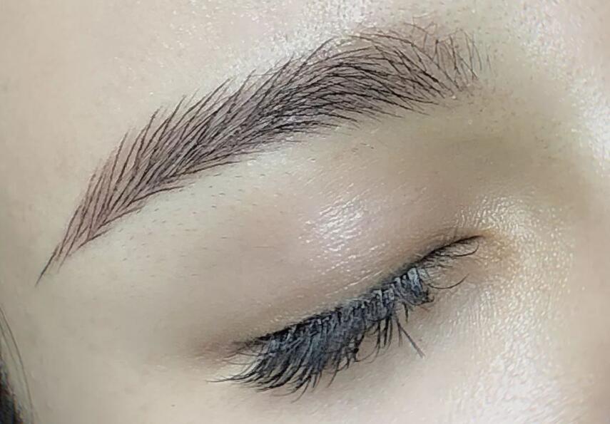 野生眉怎么畫？廣西專業(yè)化妝培訓學校教你