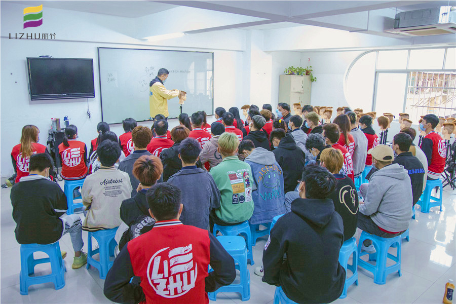 修剪平頭的技巧，廣西教理發(fā)學校課程內(nèi)容