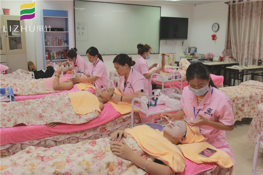 廣西美容護膚資訊：怎樣減少皺紋的生長？