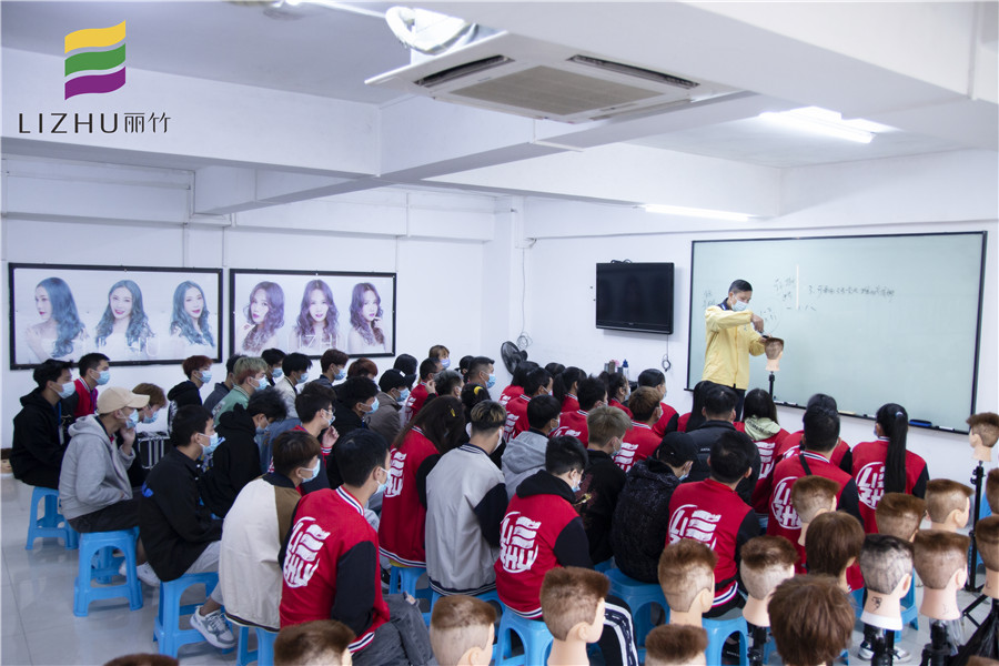 平頭修剪方法，廣西男發(fā)剪裁培訓(xùn)內(nèi)容