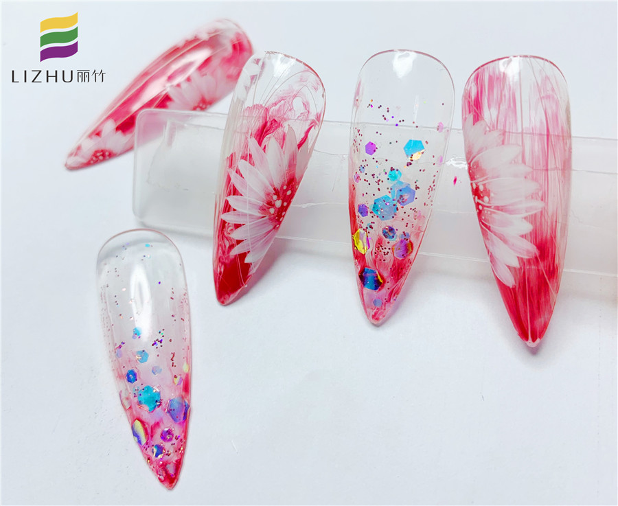 欣賞雛菊新年美甲，告訴你南寧哪里教的美甲受歡迎