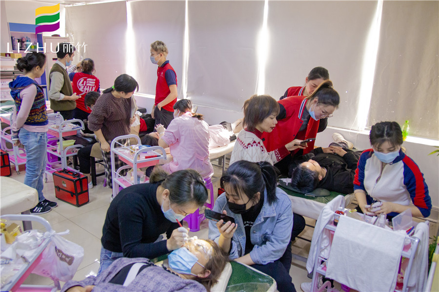 南寧哪里可以學(xué)紋繡？麗竹5月紋繡培訓(xùn)歡迎你