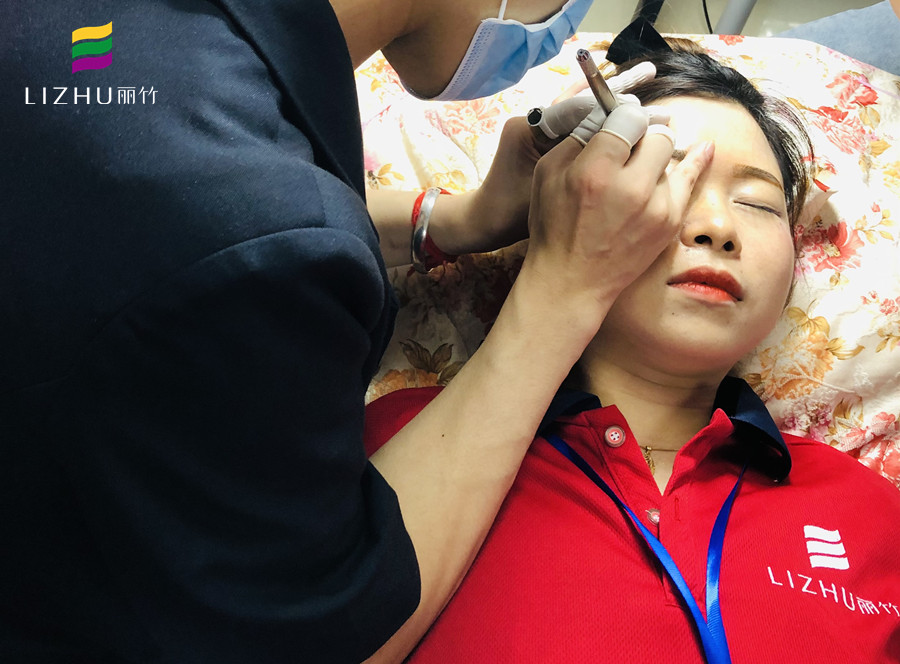 紋繡后眉毛發(fā)癢應(yīng)對(duì)方法（上），南寧紋繡護(hù)理