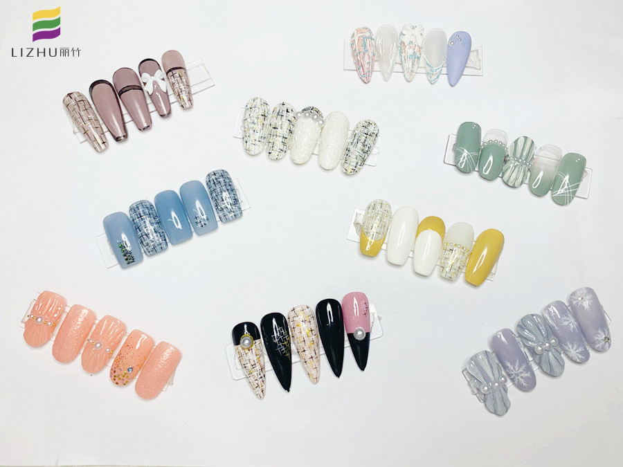 小香風(fēng)格子美甲，滿滿春日氛圍感