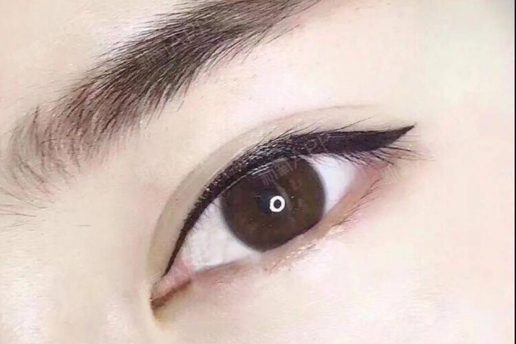 美瞳線技巧，南寧紋繡培訓(xùn)班找到啦