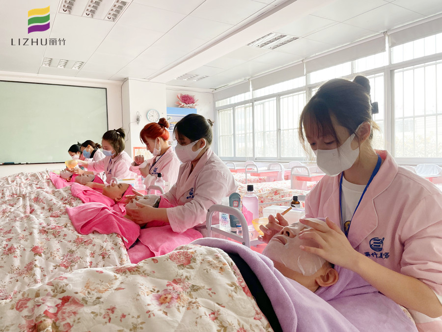 廣西美容面部護理：面部撥筋后要敷面膜嗎？