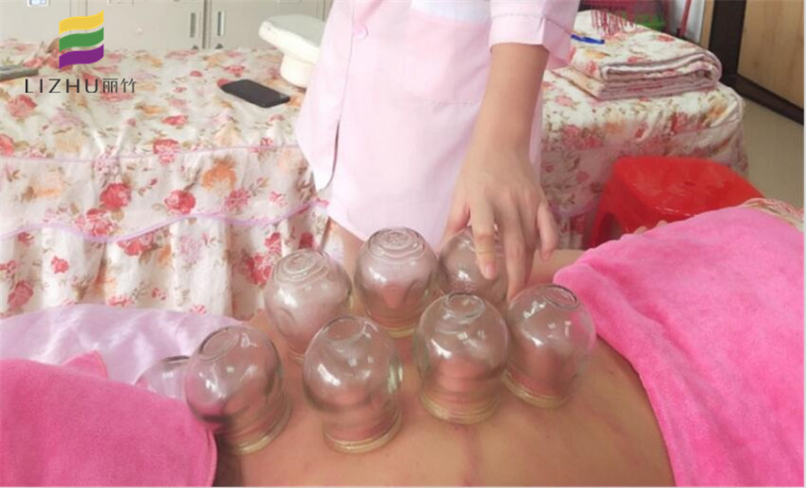 女人拔火罐的好處，廣西美容培學院專業(yè)課程介紹