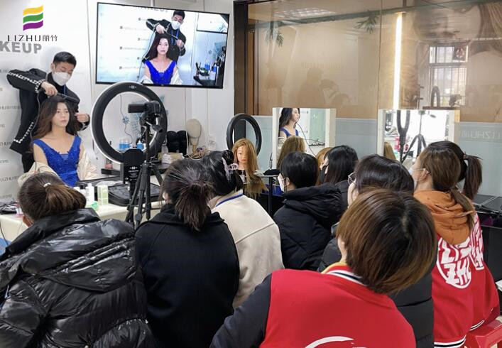 南寧彩妝化妝培訓學校-麗竹學?；瘖y課程