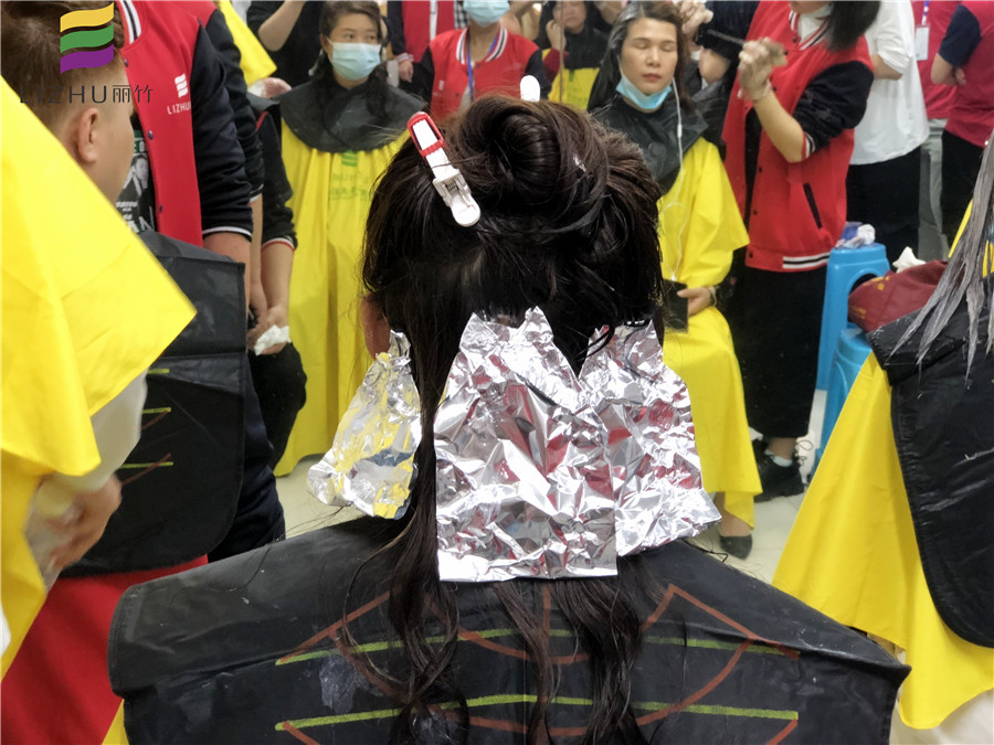 錫紙燙發(fā)能保持多久？南寧燙染一對一教學(xué)給你專業(yè)技術(shù)