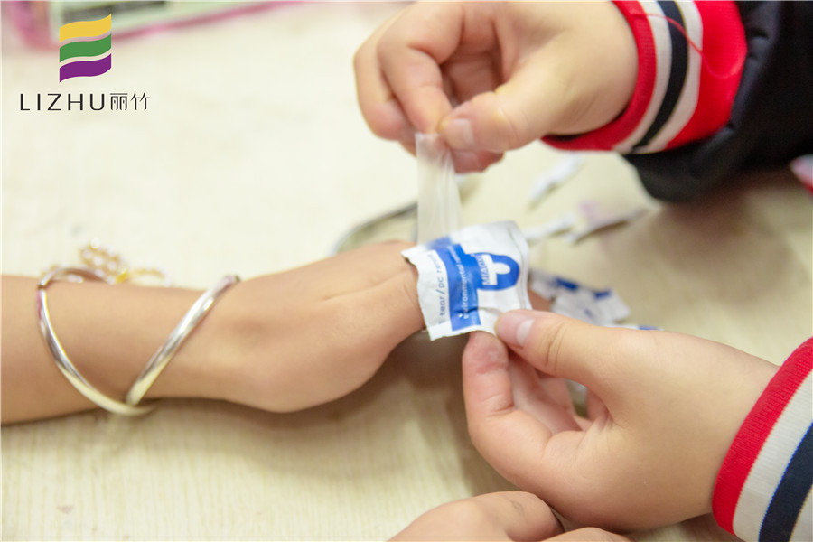 學(xué)美甲理論知識(shí)：沒有卸甲水怎么卸指甲油？