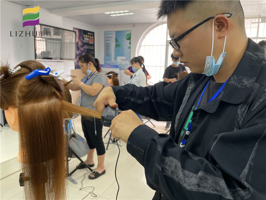 拉直發(fā)的教程知識(shí)點(diǎn)概括，廣西學(xué)燙染一對(duì)一教學(xué)