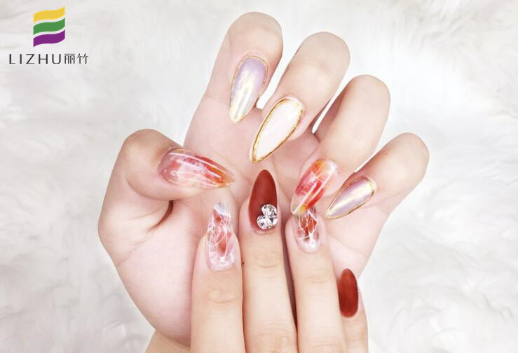 日式風格暈染美甲，南寧美甲短期培訓班作品