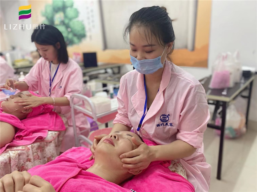 面部皮膚護理要學什么？廣西美容學校十大名校為你介紹