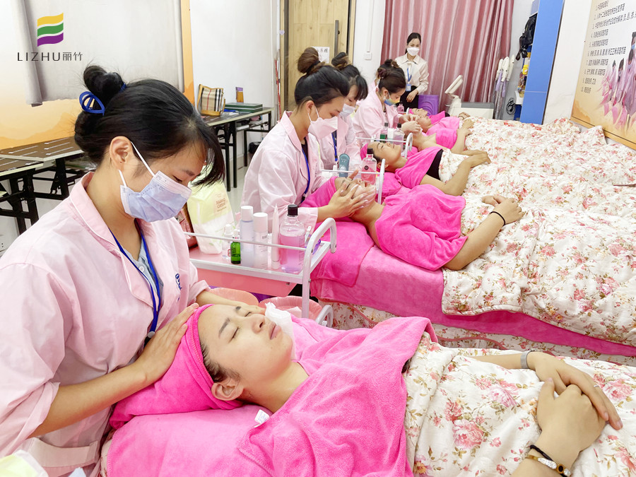 美容面部清潔護理步驟，廣西美容課程基礎(chǔ)