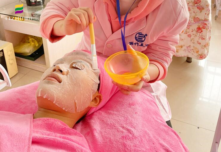 臉部嚴(yán)重缺水怎么快速補(bǔ)水？廣西美容護(hù)膚培訓(xùn)有妙招