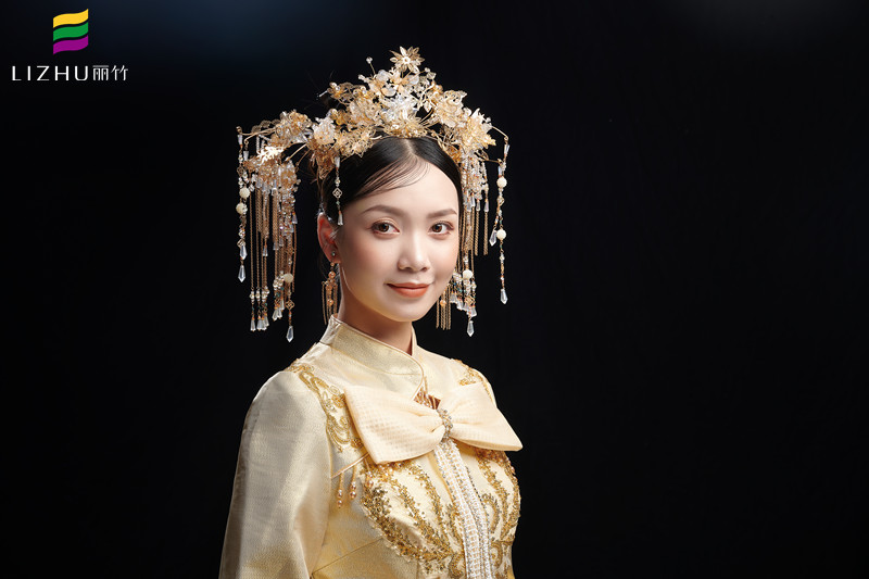 新中式新娘造型，演繹別樣中國(guó)美