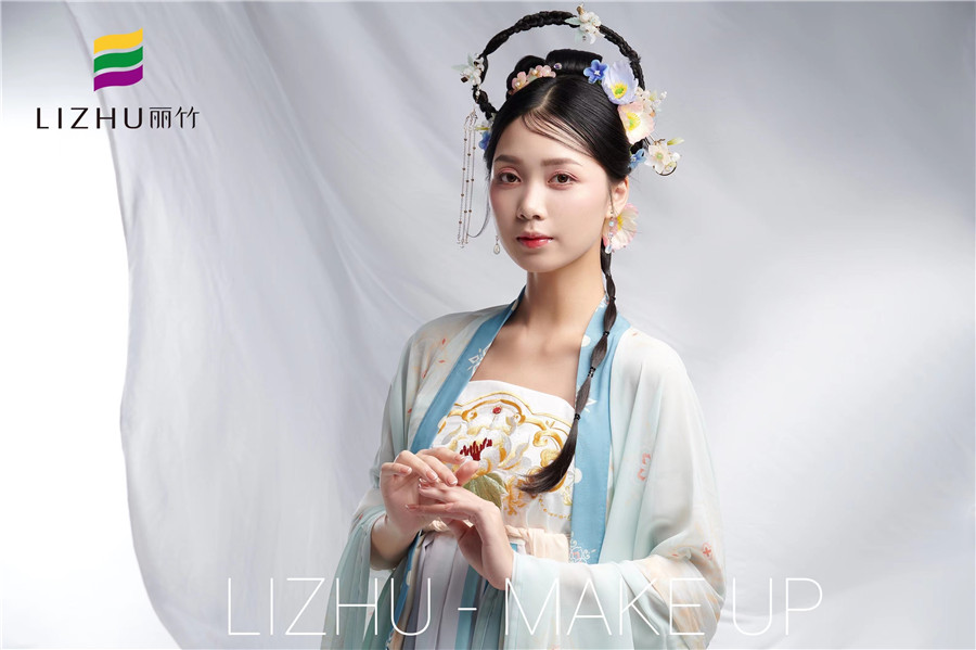 漢服彩妝造型，南寧排名前三化妝學(xué)校作品