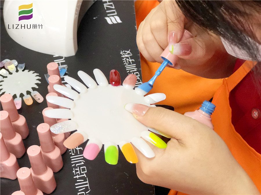 美甲圓盤色卡涂色方法，廣西基礎(chǔ)美甲教程分享