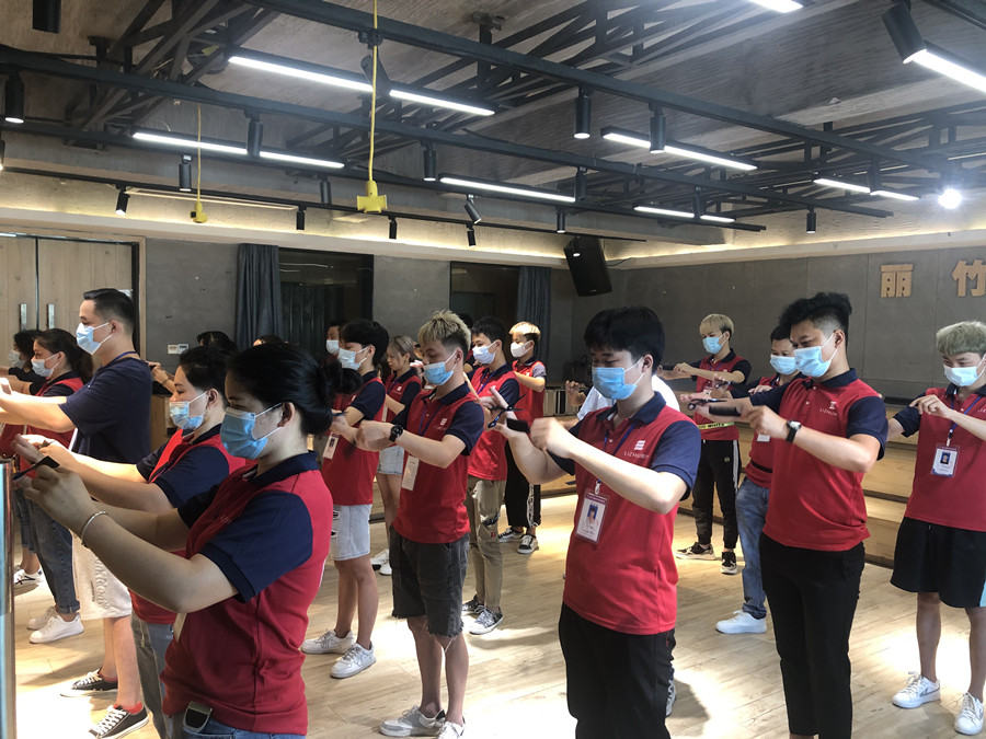 美發(fā)邊緣層次修剪步驟,南寧理發(fā)快剪培訓班同步教學