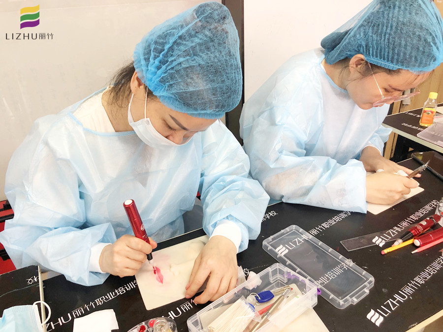 紋唇常用的5種顏色，廣西紋繡培訓機構分享給你