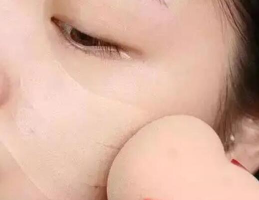 粉底液的正確存方法，南寧彩妝化妝培訓(xùn)教你