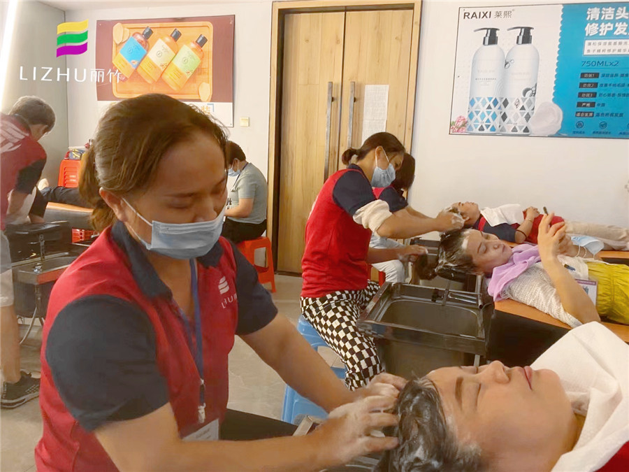 洗頭如何快速起泡？南寧美發(fā)洗護(hù)培訓(xùn)班教你技巧