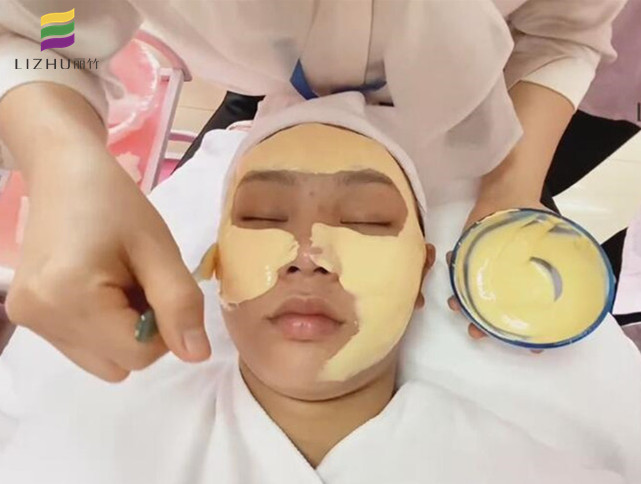 敷軟膜的正確步驟，南寧學(xué)美容洗臉教程