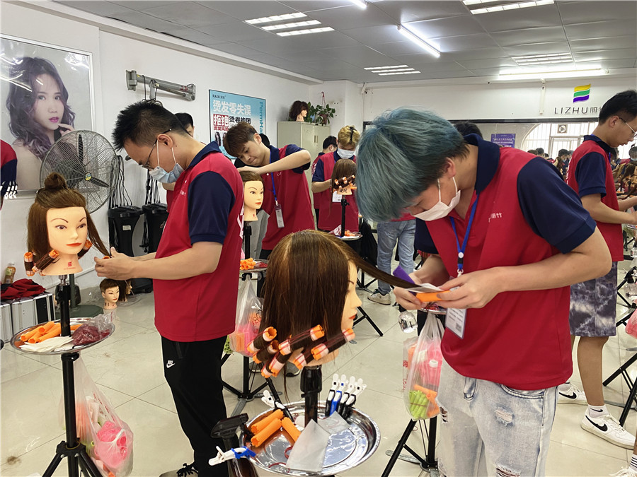 新手如何快速掌握標(biāo)準(zhǔn)杠？美發(fā)上杠技巧總結(jié)