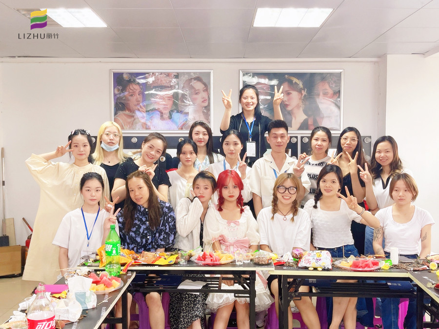 麗竹學(xué)?；瘖y全能班舉辦畢業(yè)座談會