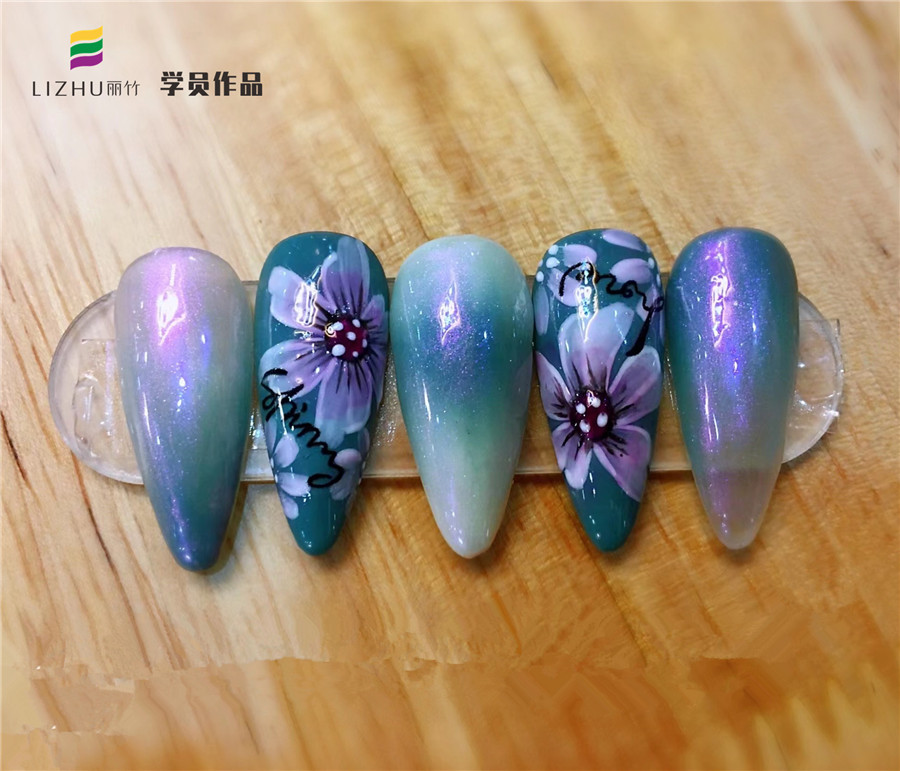 日式花卉美甲圖片，廣西南寧美甲培訓(xùn)學(xué)員作品