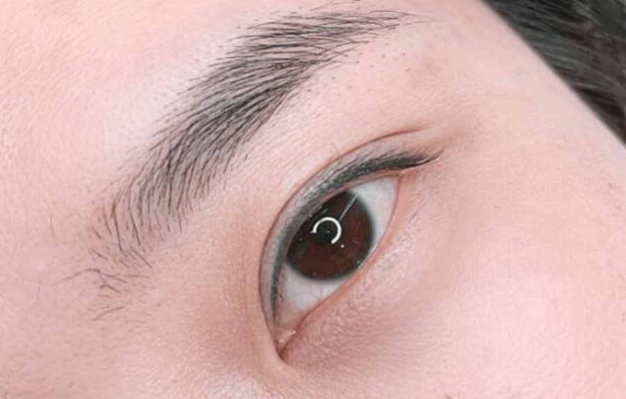 紋眉如何設(shè)計眉峰？南寧專業(yè)正規(guī)紋繡學(xué)校解析