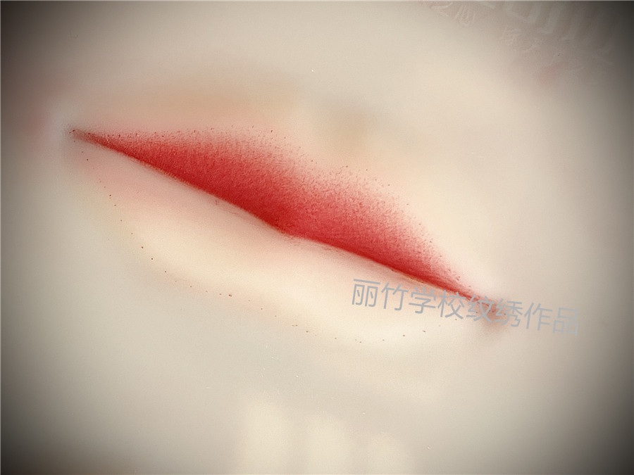 仿皮畫唇技巧 ，廣西培訓紋唇專業(yè)課程分析