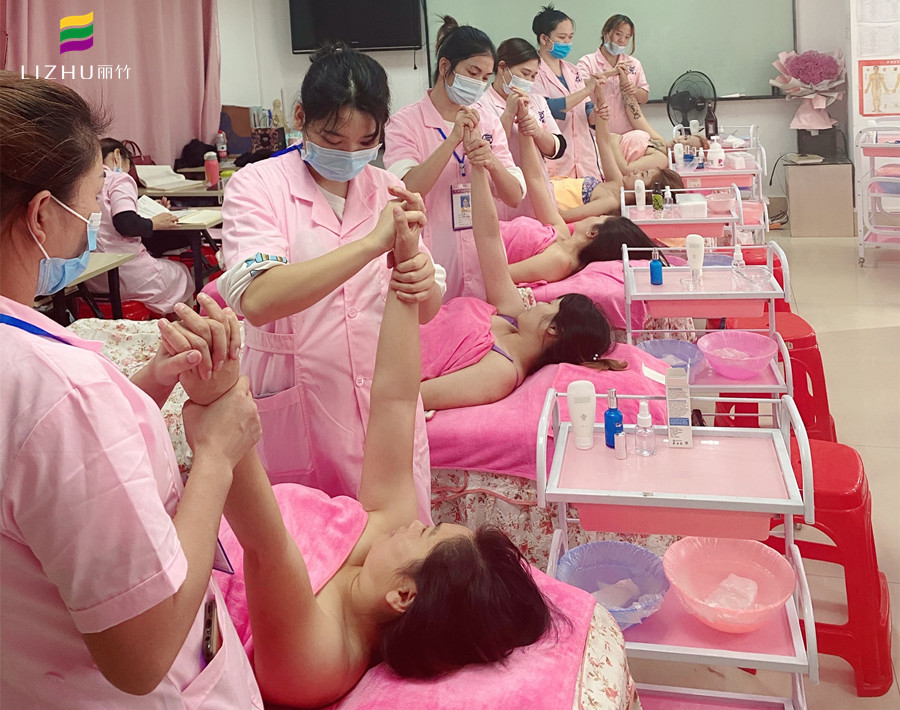 手指按摩手法，南寧美容正規(guī)學(xué)校分享手法