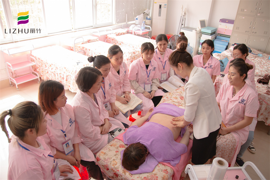 按摩腰部的好處，南寧美容美體養(yǎng)生學(xué)校告訴你