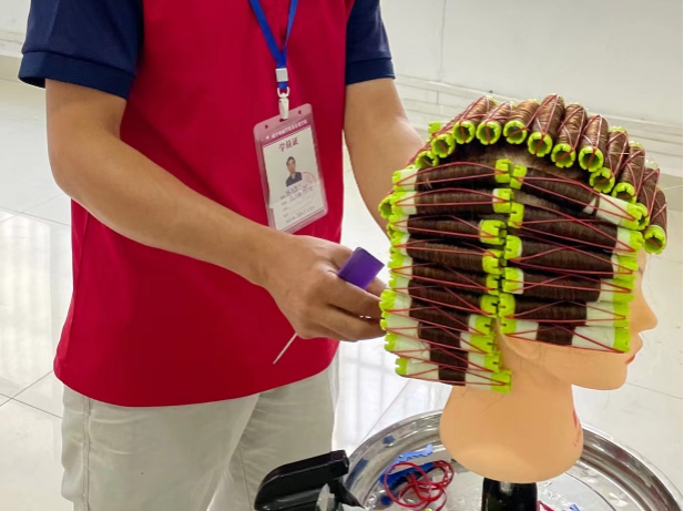 美發(fā)上杠常用技巧，南寧燙染技師培訓(xùn)課程