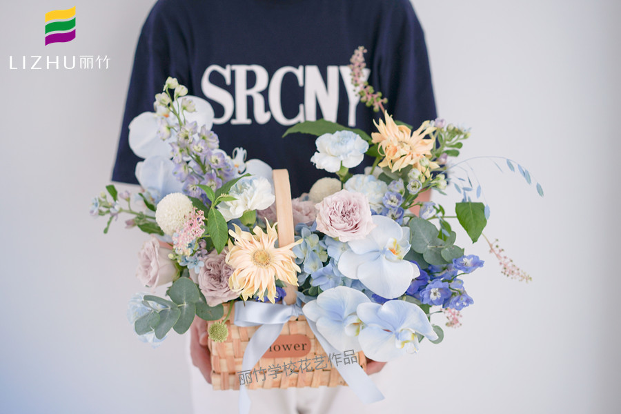 韓式手提花籃，廣西花藝插花學(xué)校作品