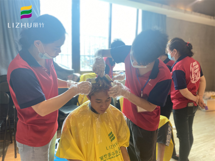 燙發(fā)之后多久染發(fā)比較好？南寧燙染技師班和你說