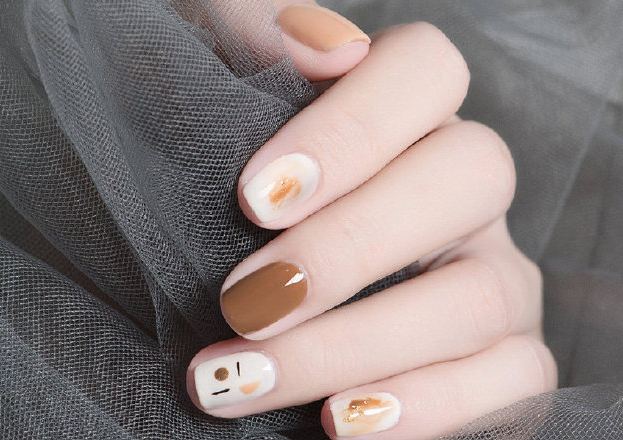 初秋顯白美甲推薦，廣西時(shí)尚美甲培訓(xùn)學(xué)校整理