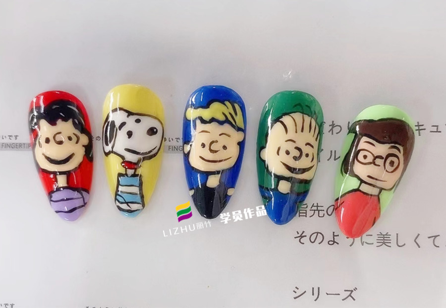 美甲基礎(chǔ)學(xué)什么？美甲底膠有什么作用？