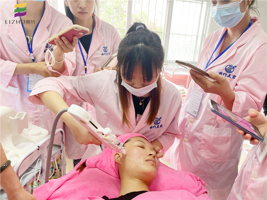 如何延長美容儀器使用時間？南寧美容儀器培訓班教你