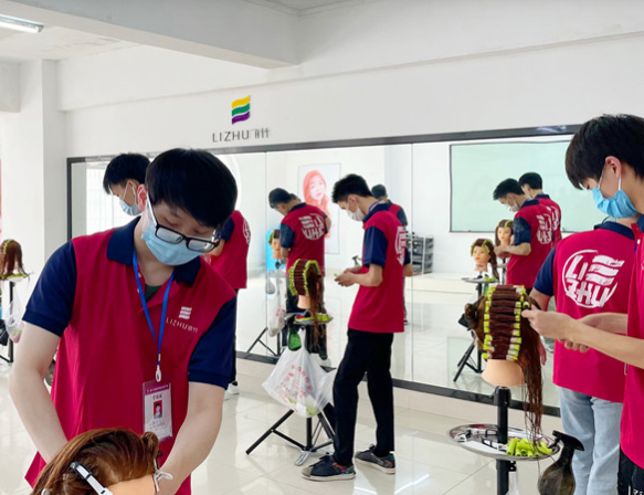 美發(fā)初學(xué)者上杠技巧，廣西燙染學(xué)校學(xué)上杠