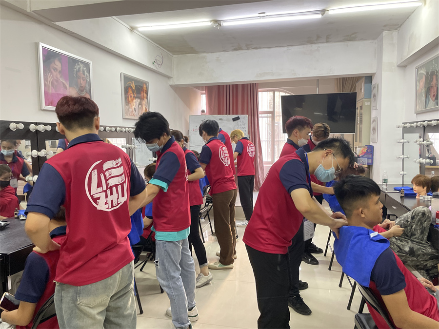 美發(fā)按摩實訓(xùn)，南寧美發(fā)專業(yè)學(xué)校洗護課程