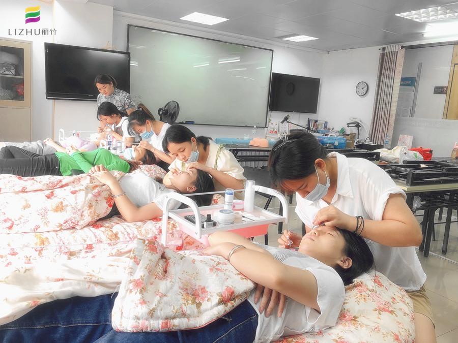 學(xué)美睫一般要多久學(xué)會(huì)？南寧學(xué)美睫要多少錢