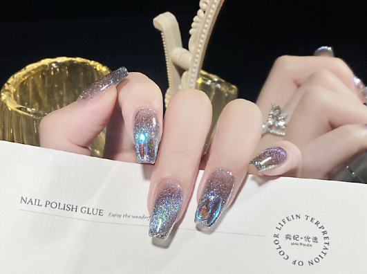 法式貓眼美甲，南寧美甲學(xué)校排行推薦