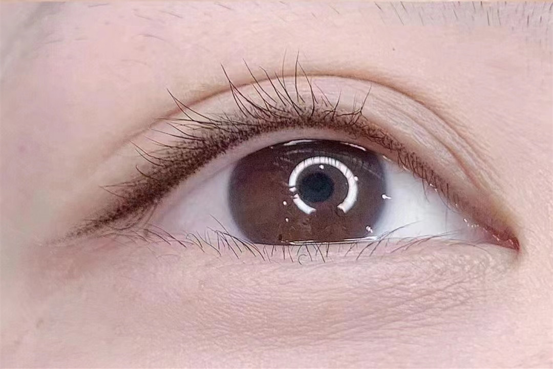 單眼皮紋眼線的注意事項，廣西南寧眉眼唇學(xué)?？偨Y(jié)