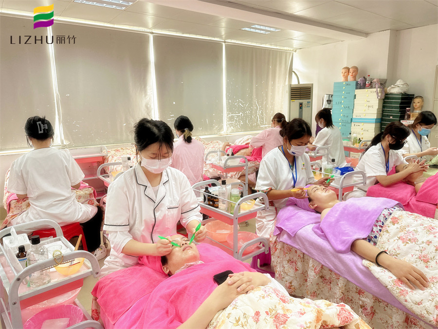 眼部撥筋的注意事項(xiàng)，南寧皮膚管理培訓(xùn)班分享貼士