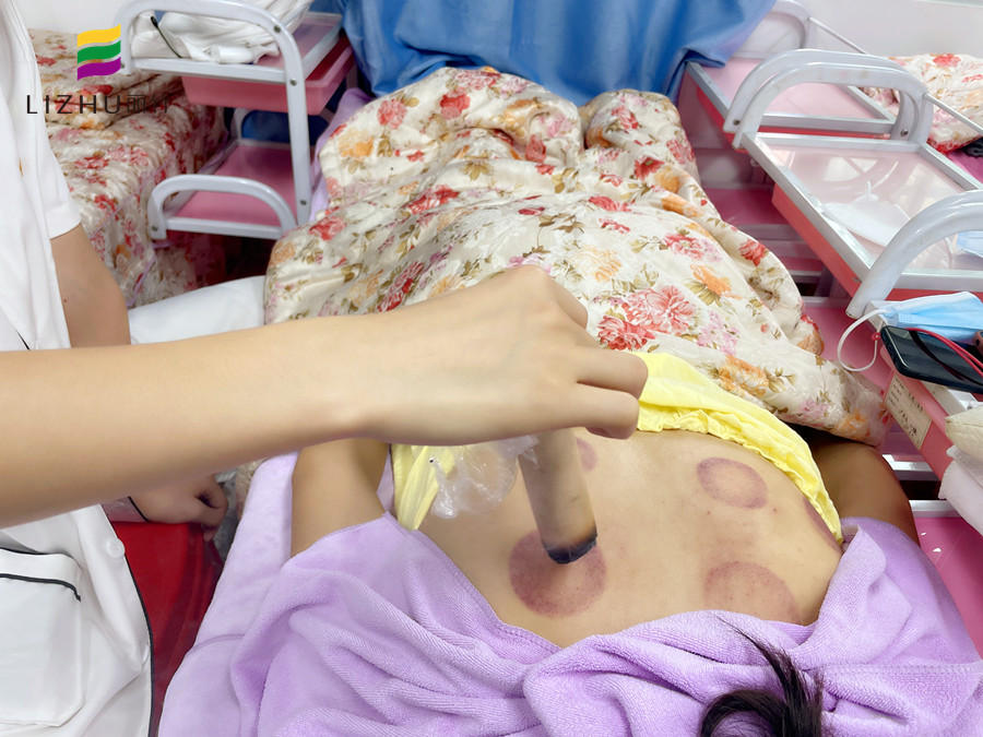 艾條艾灸注意事項(xiàng) ，廣西美容職業(yè)學(xué)校實(shí)操演示