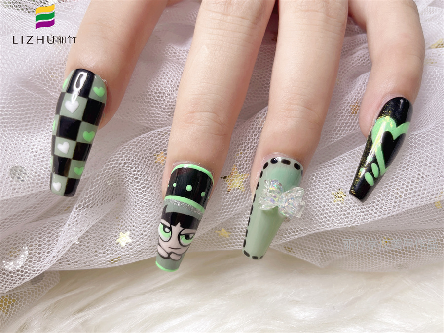 卡通棋盤(pán)格美甲，南寧美甲學(xué)校實(shí)訓(xùn)作品
